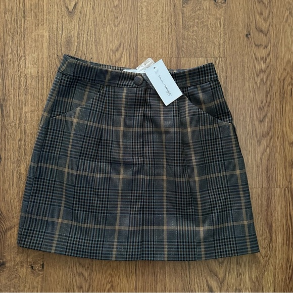 Lovers + Friends Brown Plaid Mini Skirt Size Small - Picture 2 of 11